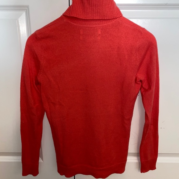 Reddish-orange longsleeve turtleneck - Picture 2 of 4